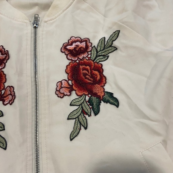 JACK by BB DAKOTA Womens  Bomber Jacket‎ Large Cream Floral Embroidered Feminine - Picture 7 of 9
